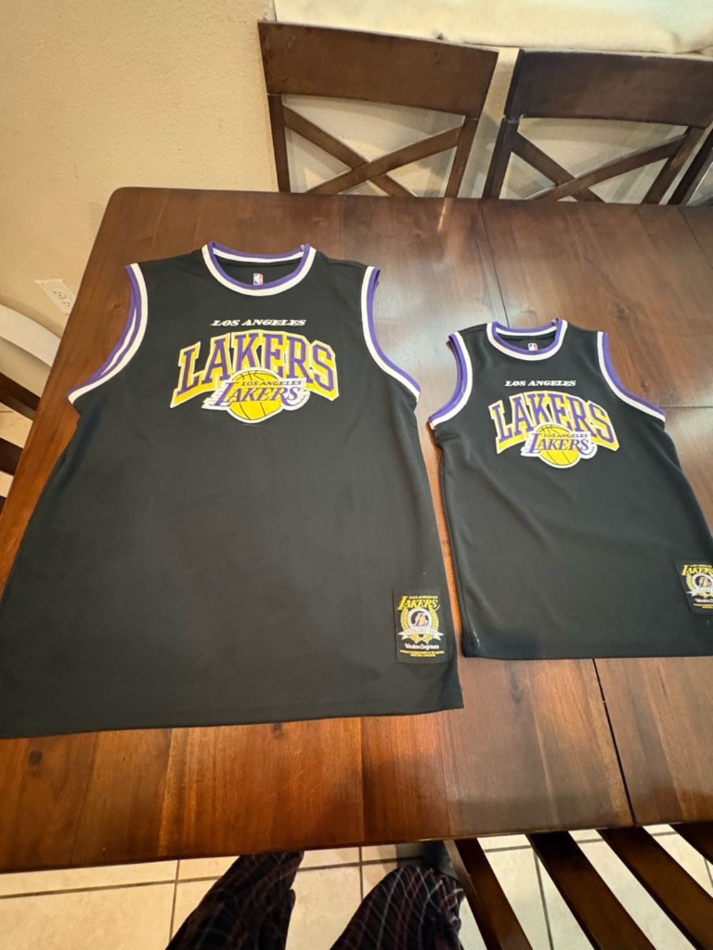 Men’s and Child’s Los Angeles Lakers Sleeveless Jersey
Men’s Large And Child’s 8